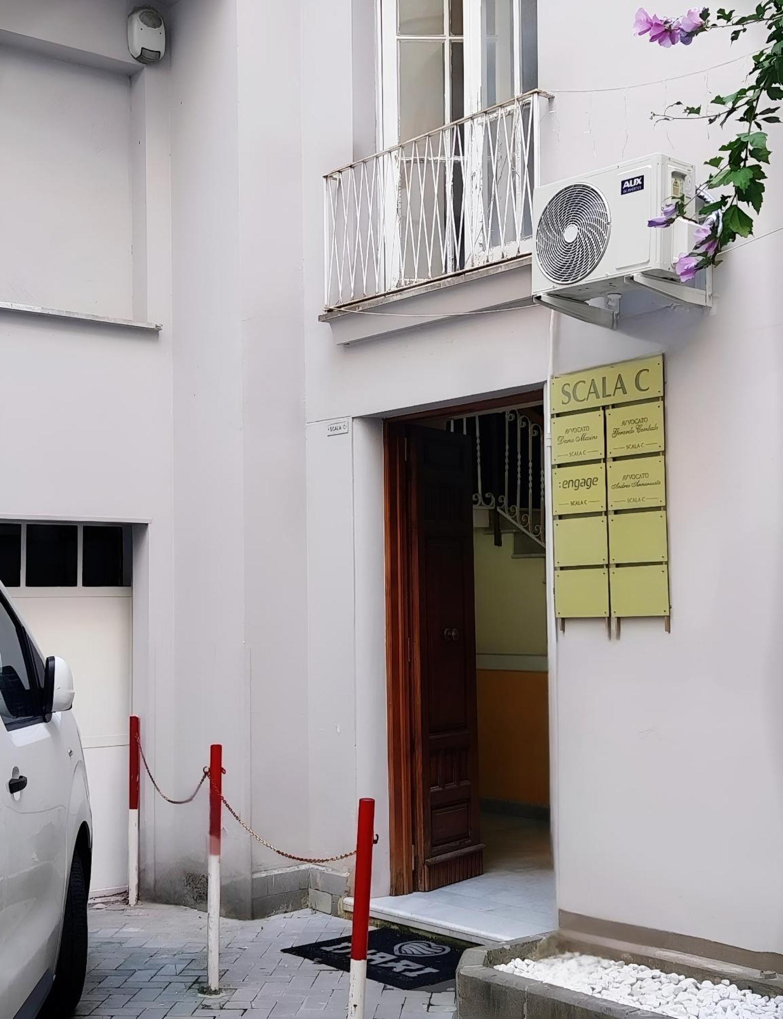 Casa Vacanza La Maison De Losyram Art Salerno Dış mekan fotoğraf