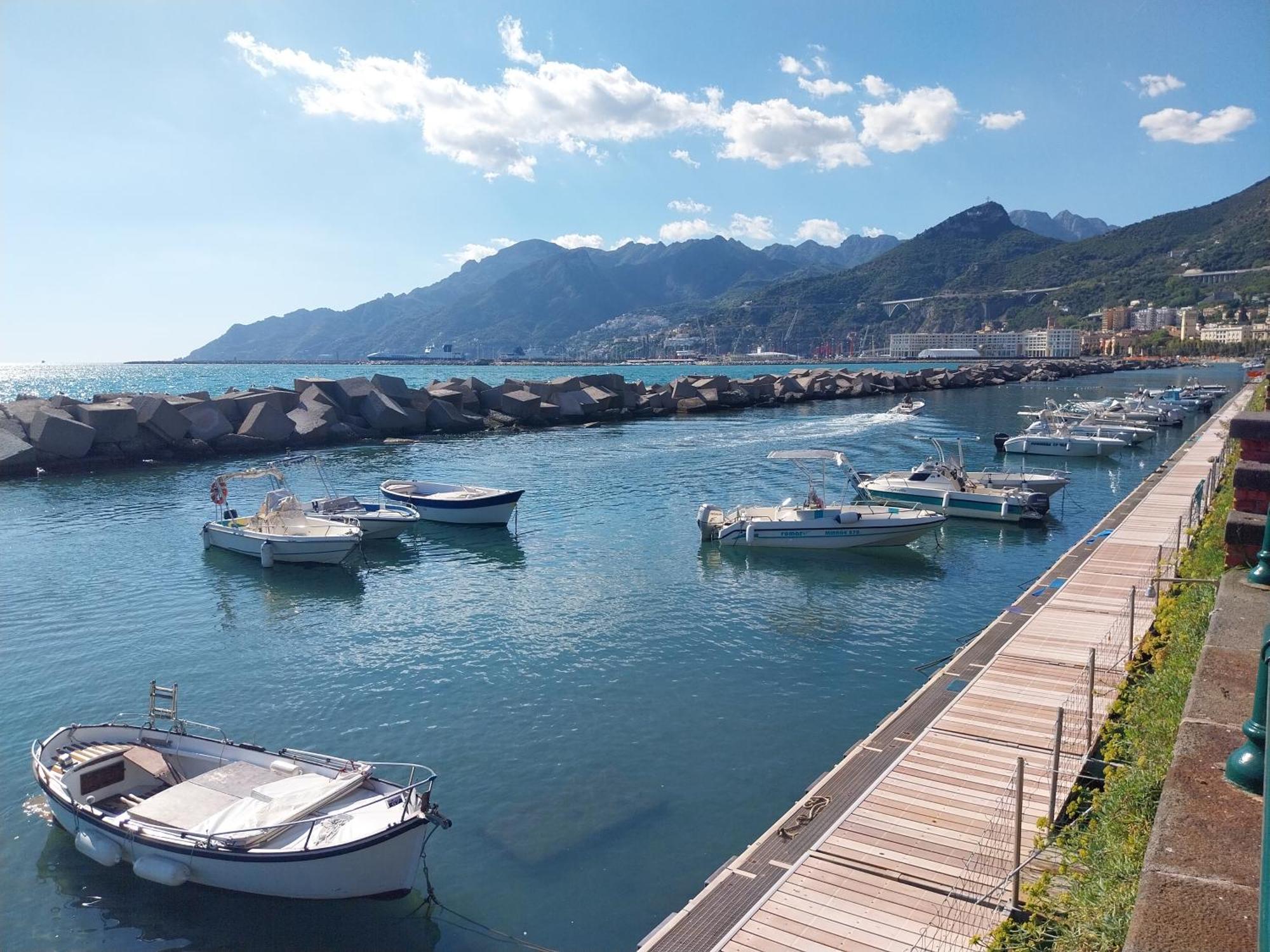 Casa Vacanza La Maison De Losyram Art Salerno Dış mekan fotoğraf